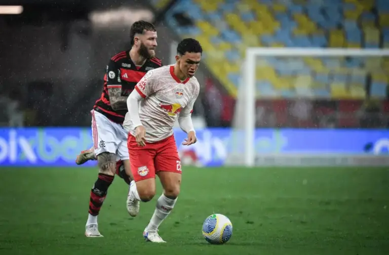 Red Bull Bragantino enfrenta o Flamengo em confronto direto do G-4 do Brasileirão