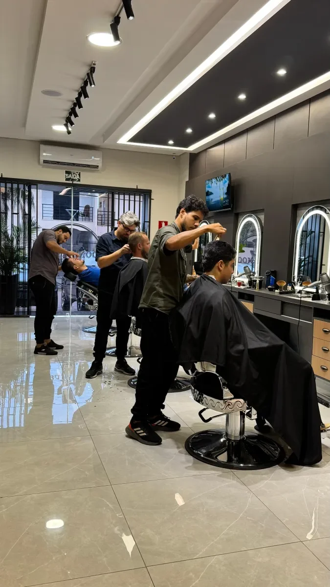 Don Diego Barbershop completa 1 ano de sucesso em Vilhena e abre matrículas para cursos presenciais de barbeiro