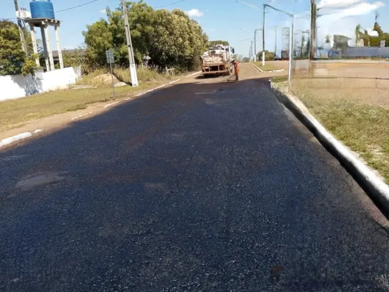 Governo de RO recupera trecho da RO-499 no distrito de Alto Guarajus, em Corumbiara