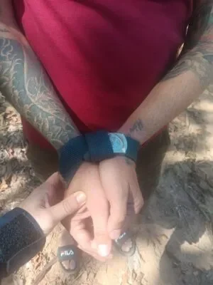 PM evita a execução de duas pessoas, prende vários envolvidos e apreende drogas e objetos furtados