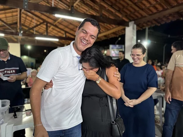 Cássio Gois participa do sorteio dos endereços das 300 famílias do Residencial Cidade Verde e percebe  muita emoção