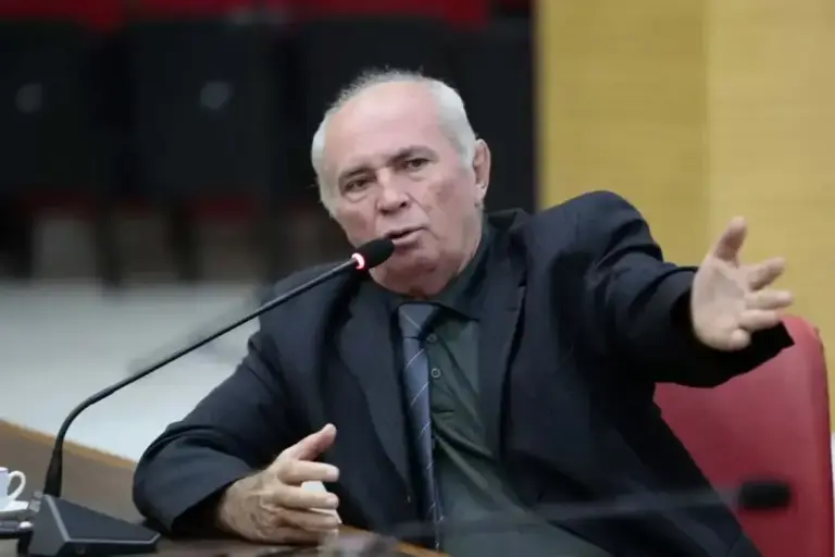 Lebrão nega greve de fome e divulga nota de esclarecimento