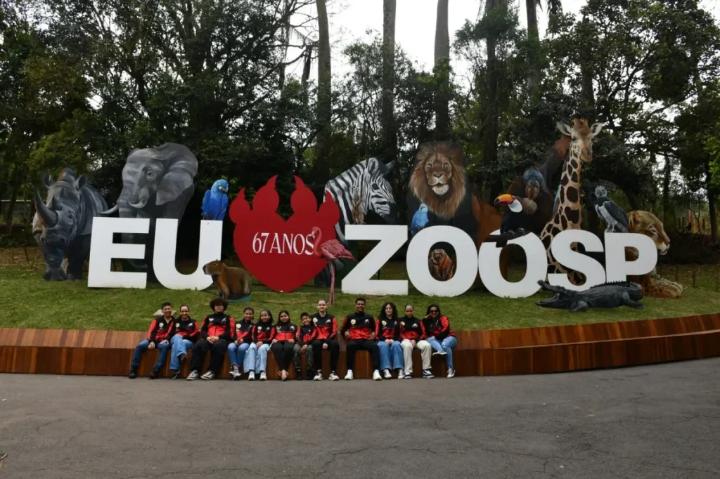 Atletas da Academia Champions representam Rondônia no Campeonato Brasileiro de Karatê e participam de passeio cultural em São Paulo
