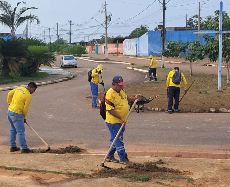 Prefeitura de Porto Velho realiza limpeza e retirada de entulhos na Vila DNIT após solicitação do vereador Dr. Júnior Queiroz
