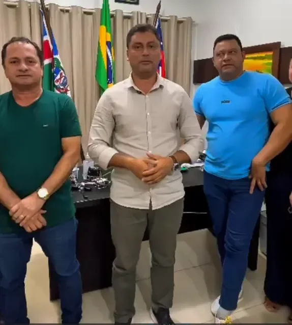 Prefeitura de Lábrea anuncia abono salarial e renovação automática de contratos para professores a partir de janeiro