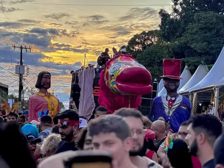 FOTOS: Bloco Pirarucu do Madeira arrasta foliões e marca 33 anos de tradição em Porto Velho