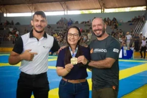 Rosangela Donadon entrega equipamentos esportivos de R$ 75 mil durante evento de jiu-jitsu em Vilhena