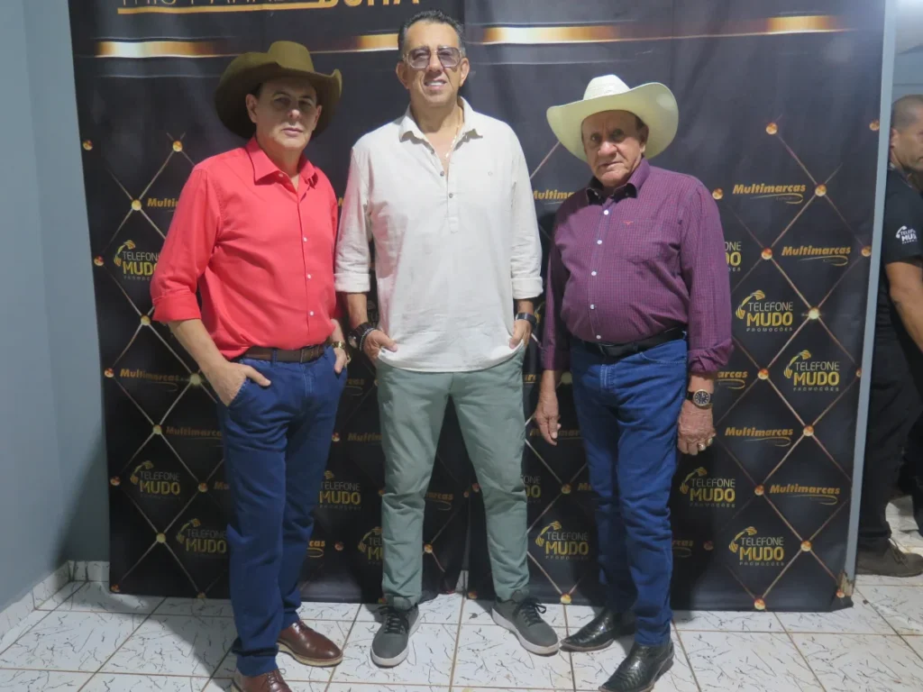 Trio Parada Dura lota arena da Expocol e emociona fãs em noite histórica em Colorado do Oeste