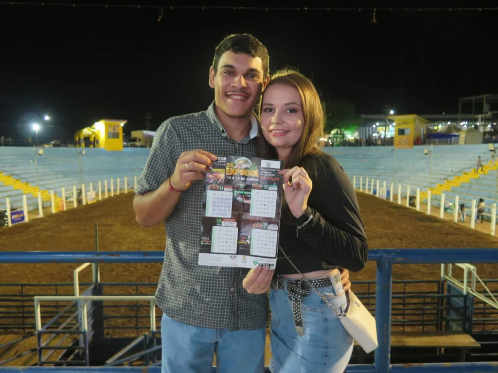 Kauã Silva Ramos é o primeiro ganhador do bingo da 38ª Expocol e leva prêmio de R$ 10 mi