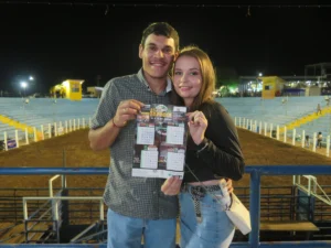 Kauã Silva Ramos é o primeiro ganhador do bingo da 38ª Expocol e leva prêmio de R$ 10 mi