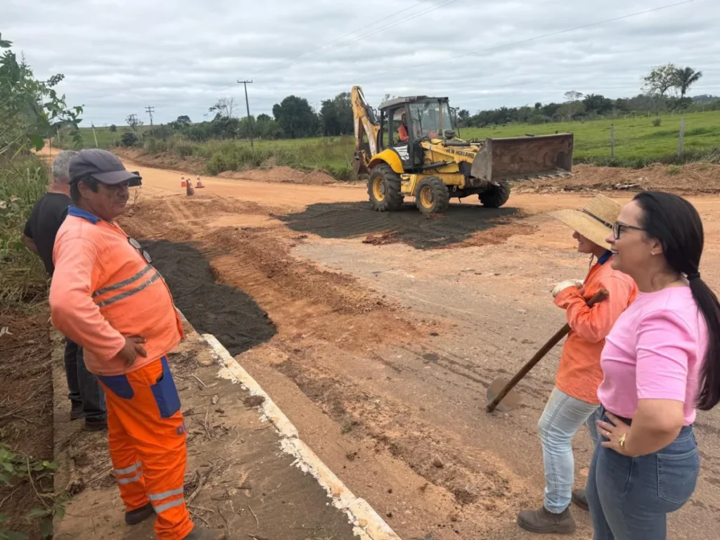 Rosangela Donadon conquista recuperação asfáltica para Novo Plano e acompanha obras