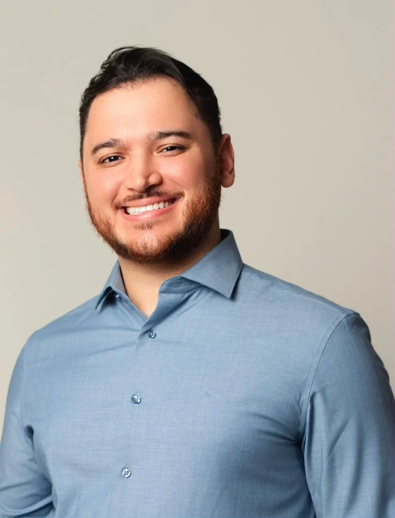 Médico Lucas Donadon oficializa candidatura a deputado federal em dobradinha com Rosangela Donadon