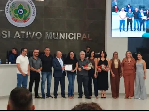 Câmara de Vilhena homenageia Sandra Lemes e Frank Yuri Feitosa por atuação no serviço público